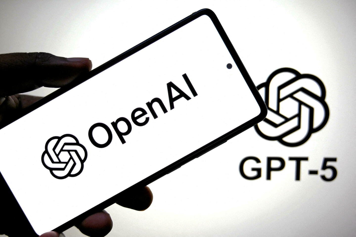 GPT-5 lancé par OpenAI : révolution ou faux départ ?